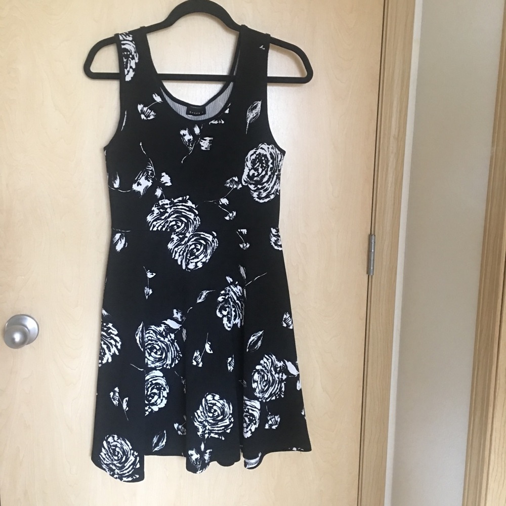 Fit and flare floral dress!